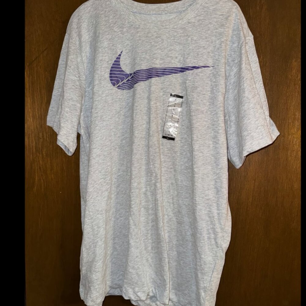 New! Nike T-Shirt, Size L